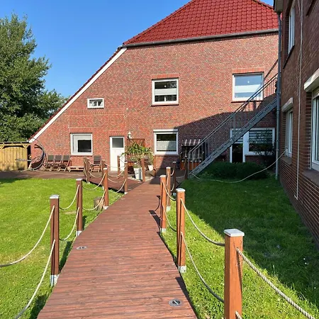Harlenest Apartment
